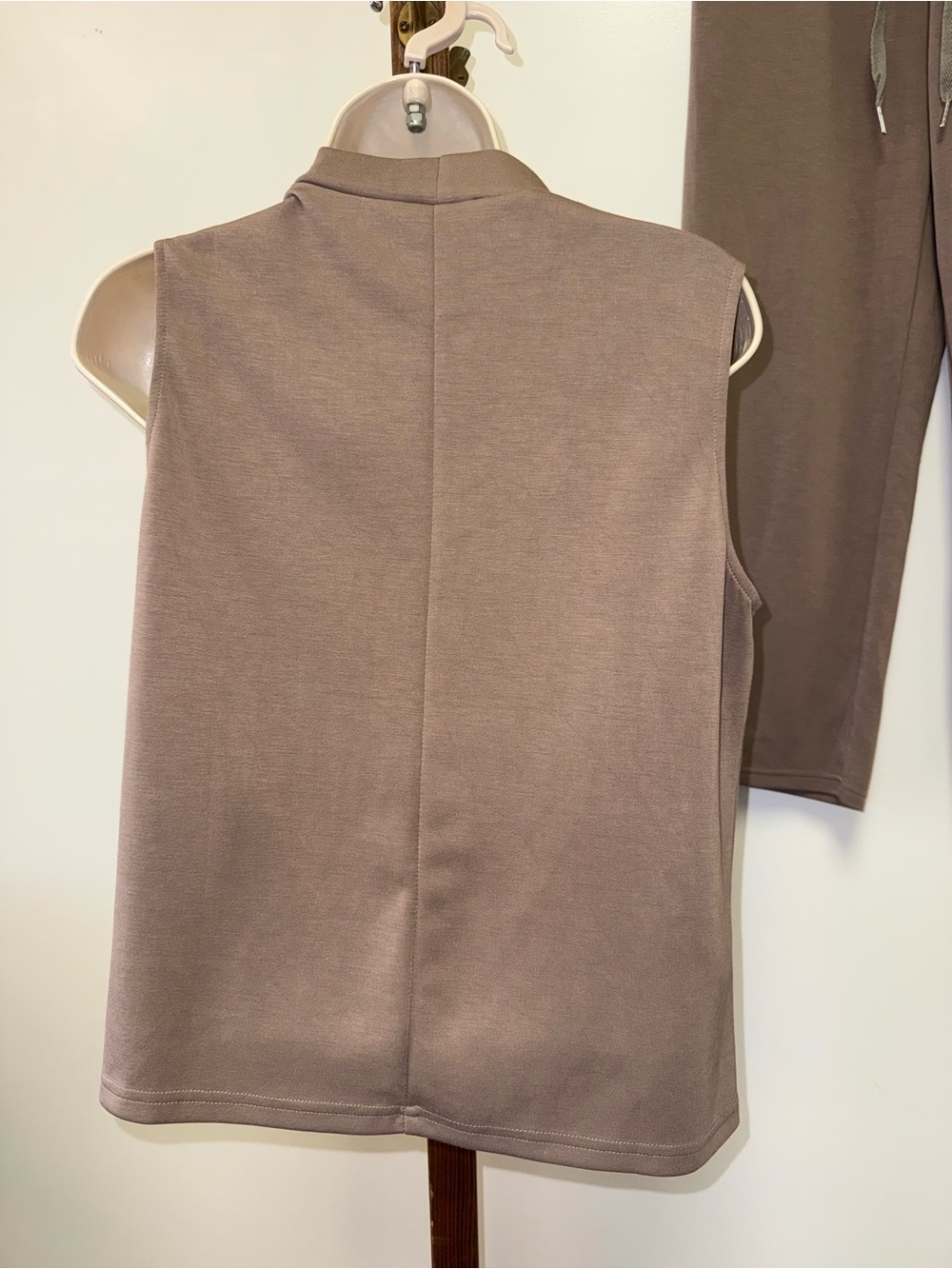 Sampeel (Medium) Brown 2 Piece Set - Sleeveless High Neck Top & Cropped Pants - Picture 5 of 8